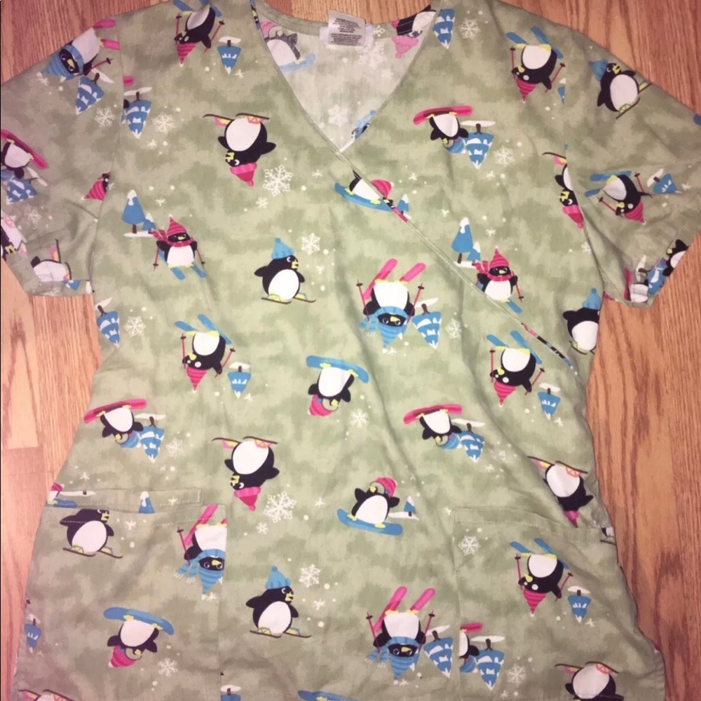 Sb scrub top tie back medium penguins winter theme
